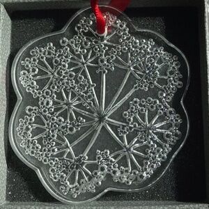 LALIQUE 2002 Ombelles Umbels Crystal Christmas Ornament - Retired